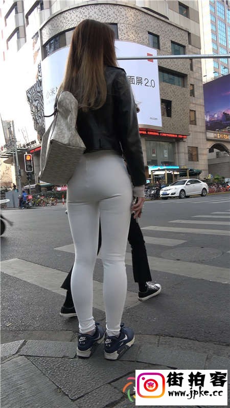 145154wzoavo483akqvwqu.jpg