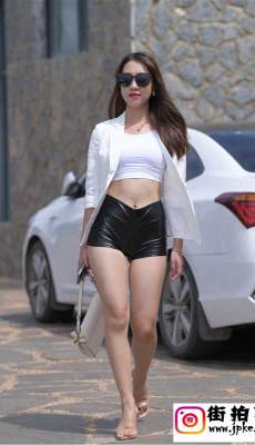 4K-[一始专区] 秋水墨凉 套图+视频[MP4/14.3G]